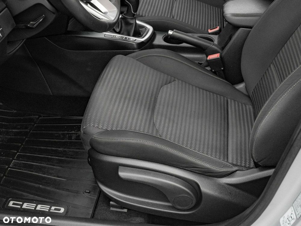 Kia Ceed 1.5 T-GDI M - 14