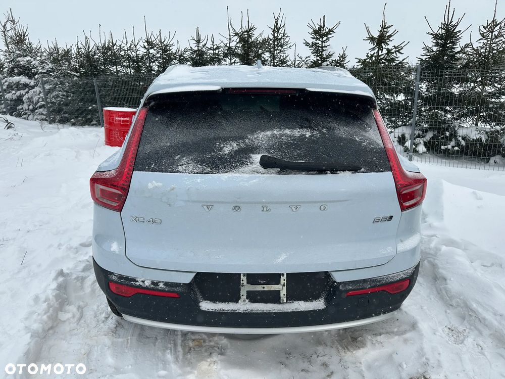 Volvo XC 40 - 3