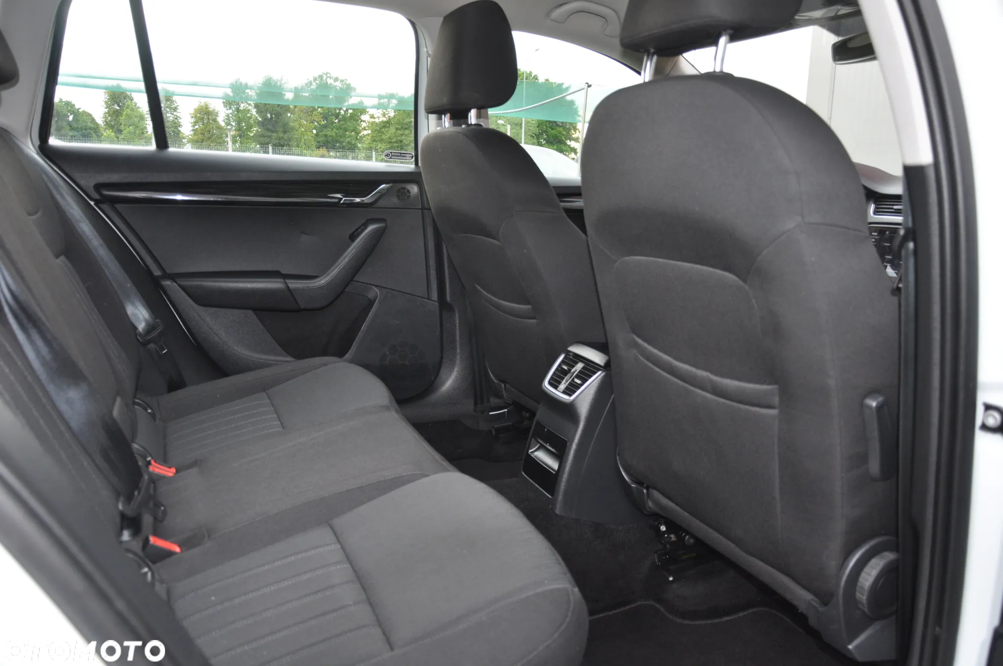 Skoda Octavia 2.0 TDI Edition DSG - 30