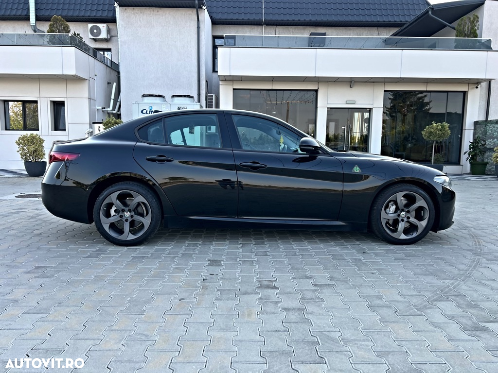 Alfa Romeo Giulia 2.2 JTDM Super - 11