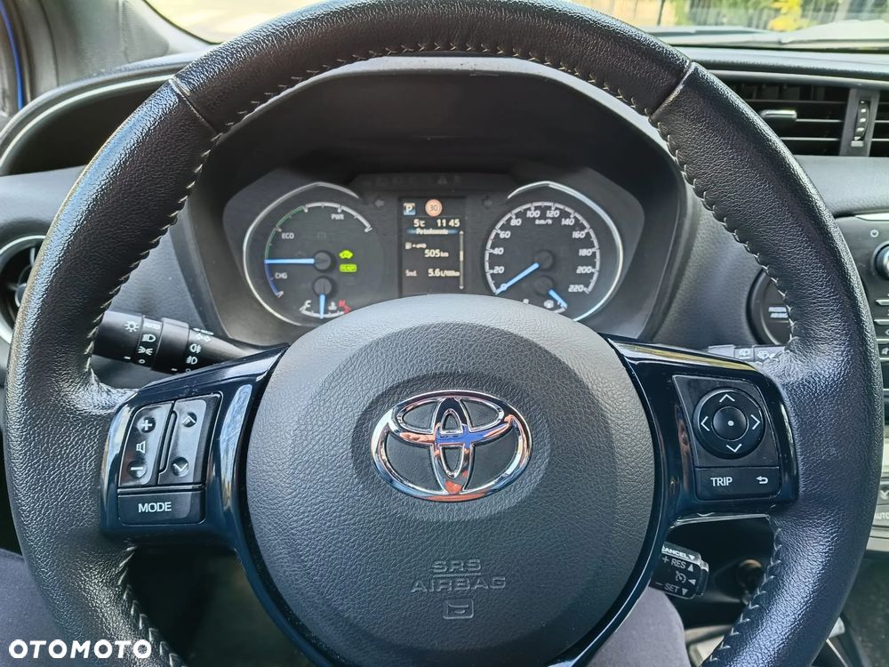Toyota Yaris Hybrid 100 Dynamic - 3
