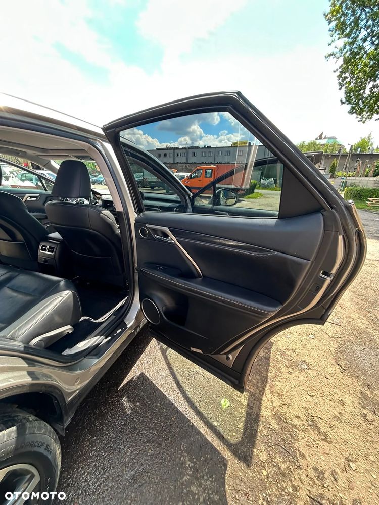 Lexus RX - 4
