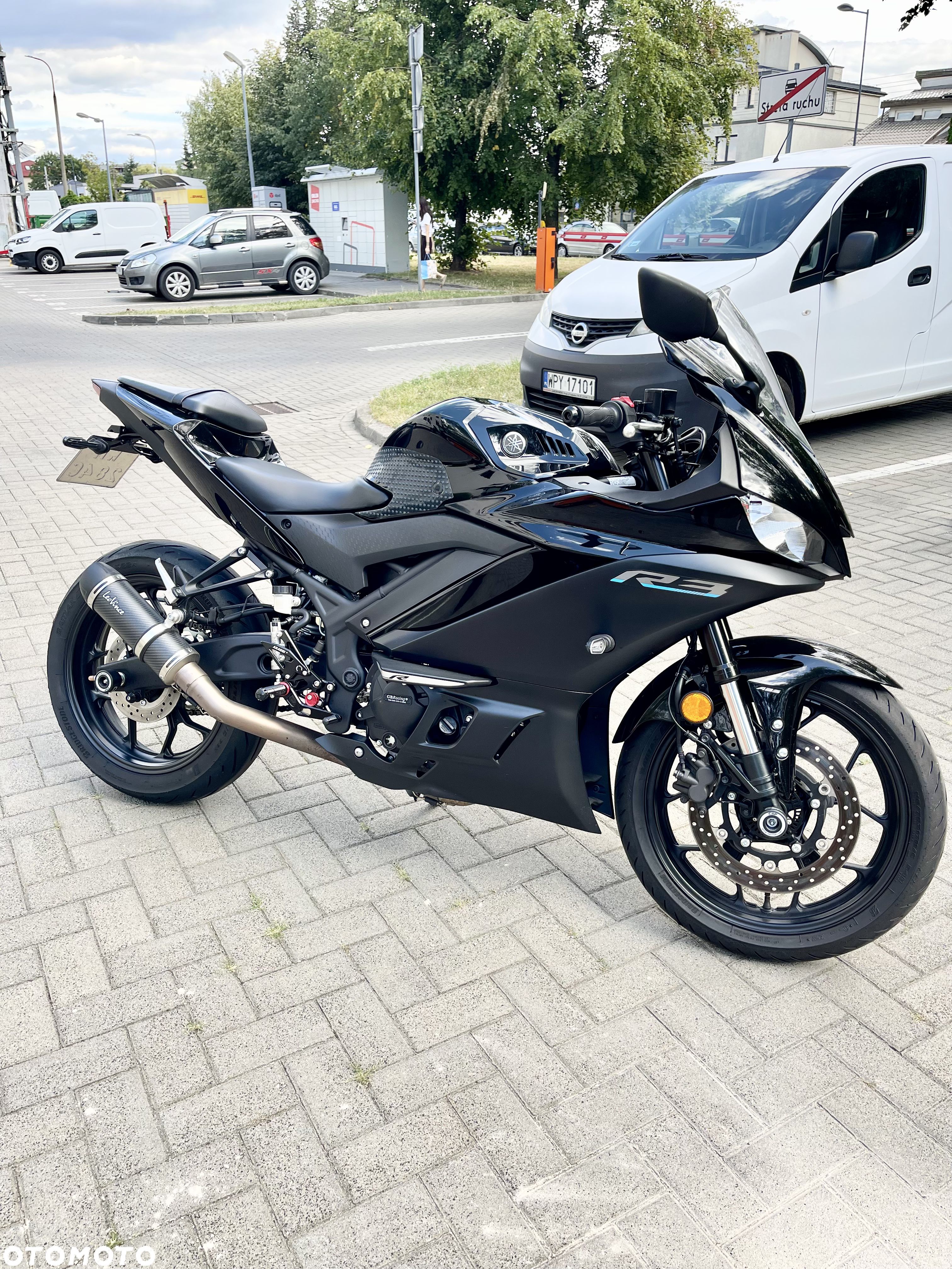Yamaha R3 - 1