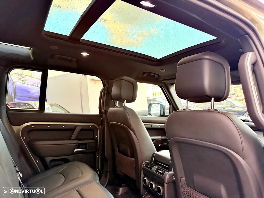 Land Rover Defender 2.0 P300e 110 AWD X-Dynamic HSE - 32