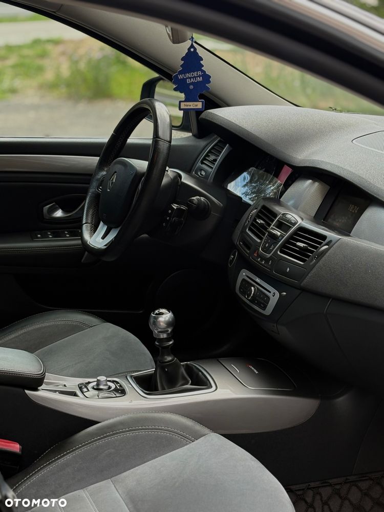 Renault Laguna dCi 150 FAP Start-Stop GT - 20