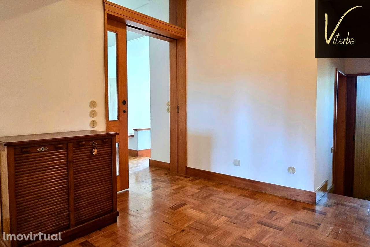 T3 com varanda, garagem fechada em localização privilegiada - Grande imagem: 3/36