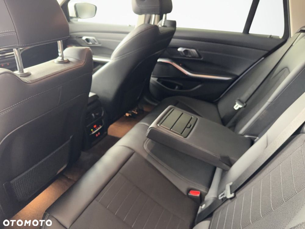 BMW Seria 3 - 15