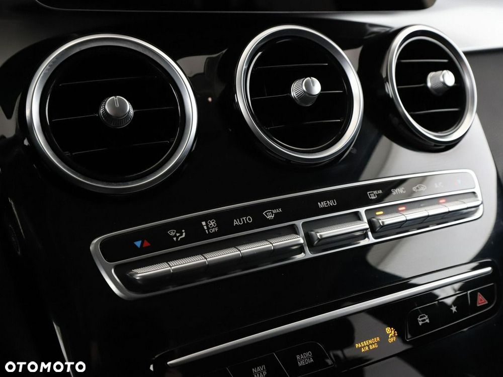 Mercedes-Benz GLC 220 d 4Matic 9G-TRONIC - 30
