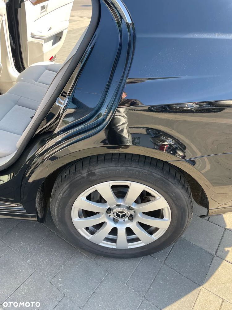 Mercedes-Benz Klasa E 200 CGI BlueEFFICIENCY - 15