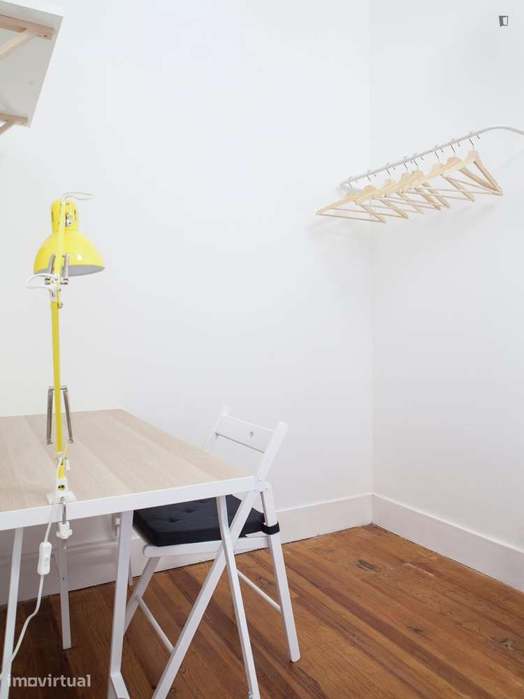 Quarto - localizado em São Sebastião Lisbon - Grande imagem: 4/14