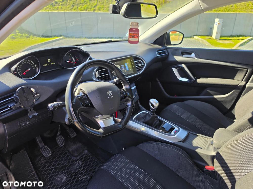 Peugeot 308 1.6 BlueHDi Allure S&S - 4