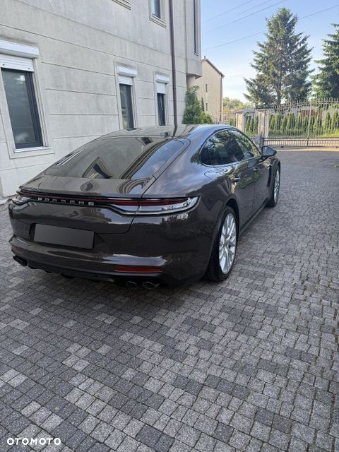 Porsche Panamera 4 E-Hybrid - 12