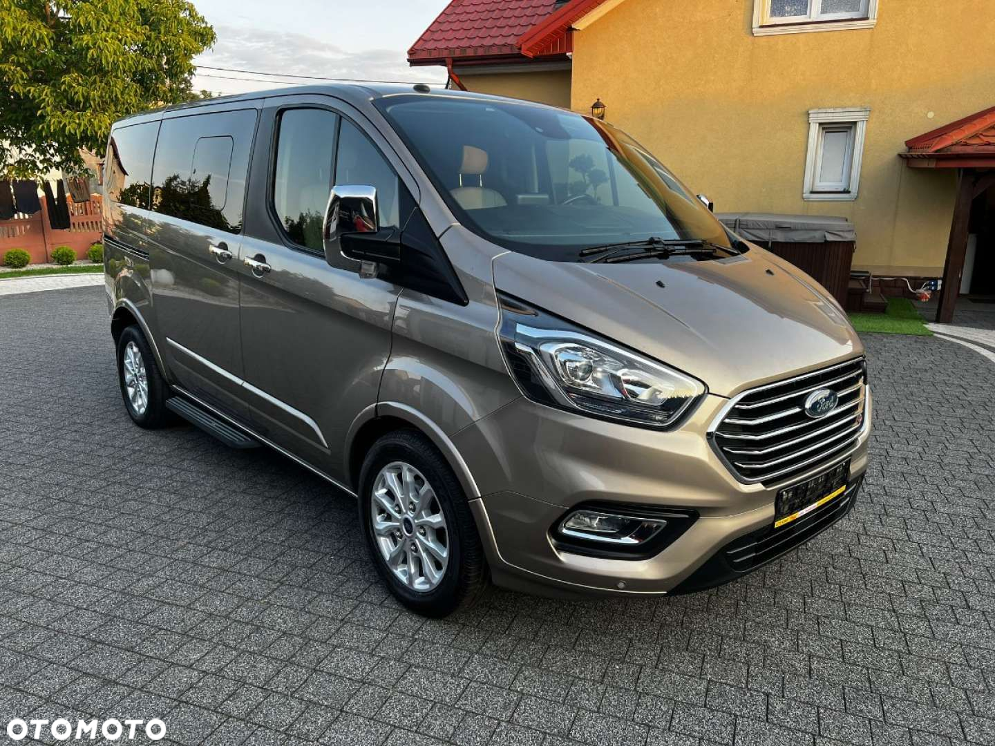 Ford Tourneo Custom - 17