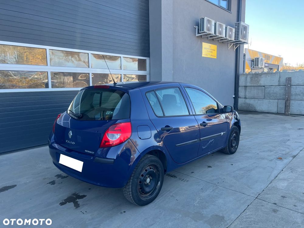 Renault Clio 1.4 16V Authentique - 5