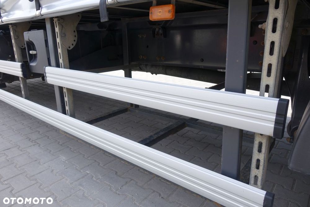 Renault D26 WIDE 6x2 / FIRANKA / EURO6 / AUTOMAT / NOWE PLANDEKI / OŚ PODNOSZONA I SKRĘTNA / WINDA ZAŁADUNKOWA - 11