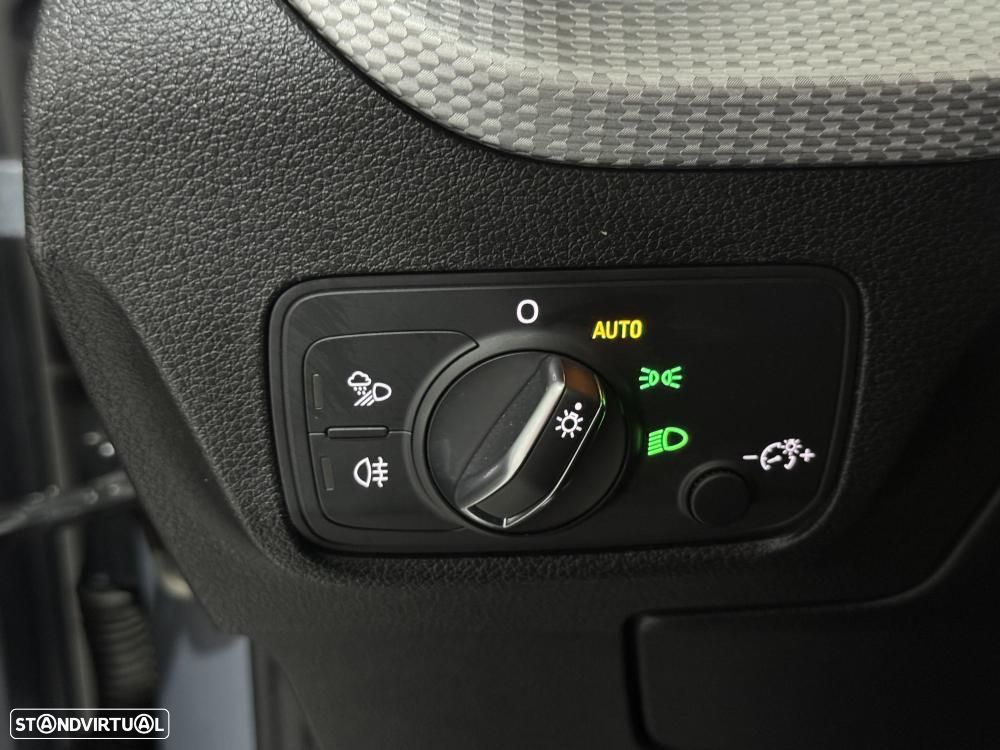 Audi Q2 30 TDI S tronic design - 31
