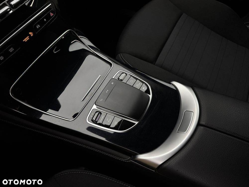 Mercedes-Benz GLC 300 e 4-Matic Business Edition - 26