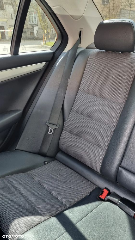 Mercedes-Benz Klasa C 180 (BlueEFFICIENCY) Avantgarde - 14