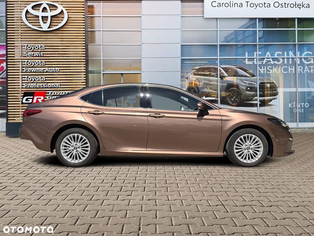 Toyota Camry - 7