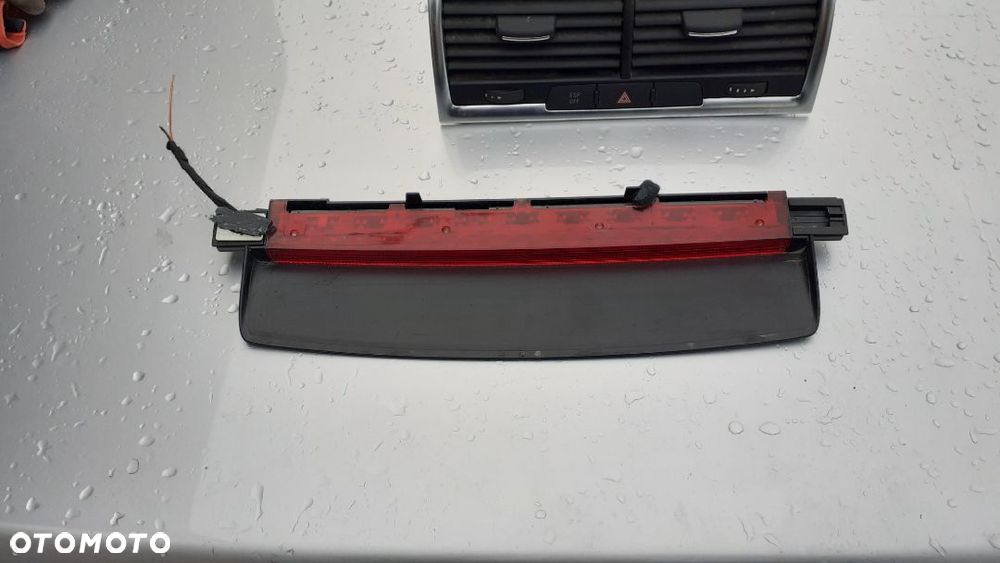 Światło stopu Audi 4F5 945 097