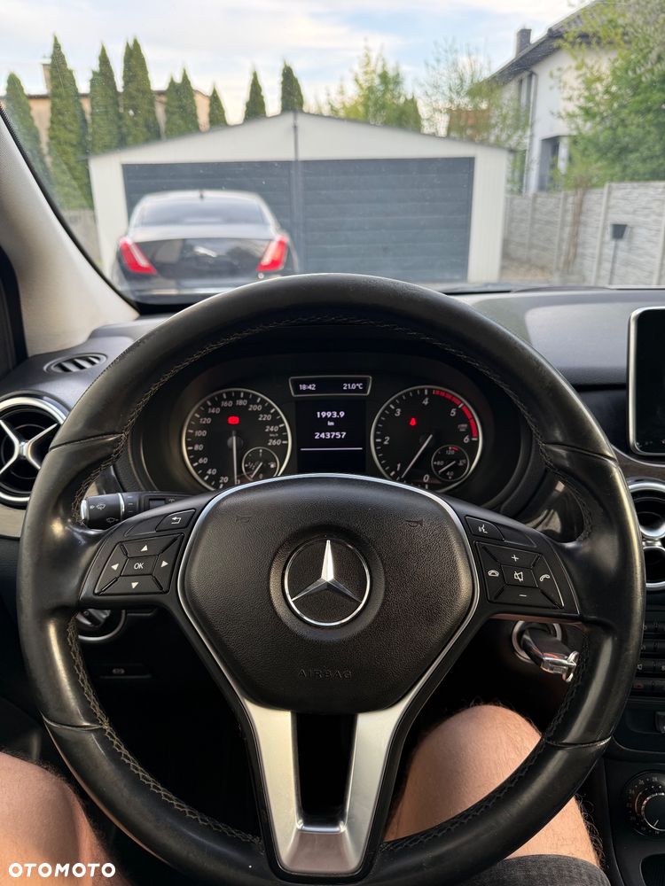 Mercedes-Benz Klasa B 180 CDI (BlueEFFICIENCY) - 12