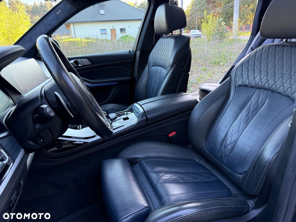 BMW X7 M50d sport - 25