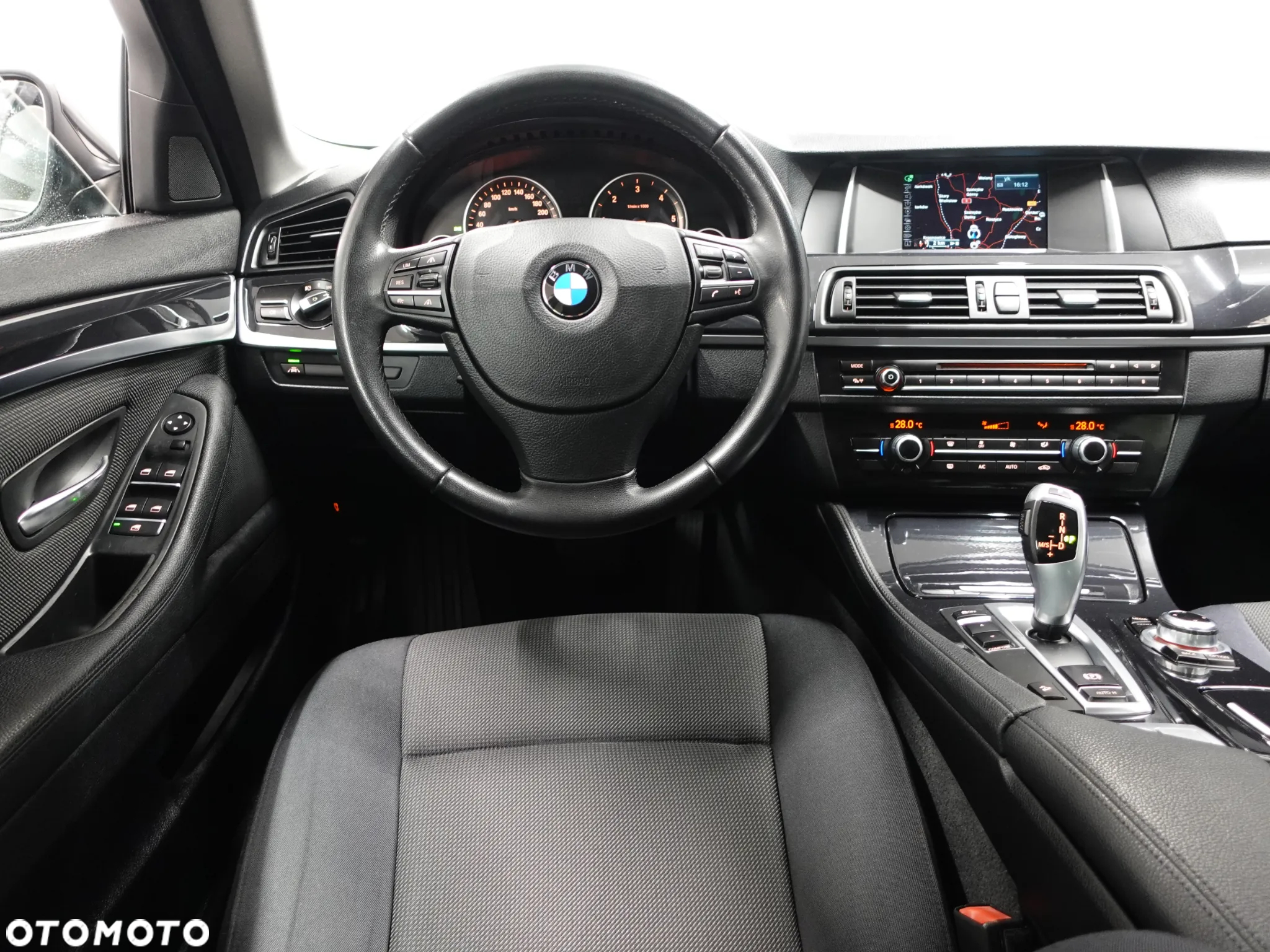 BMW Seria 5 520d xDrive Touring - 31