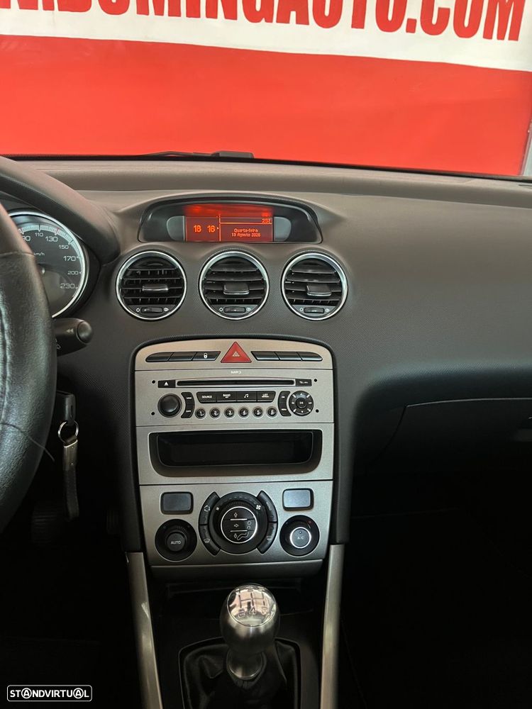 Peugeot 308 1.4 16V Executive - 10