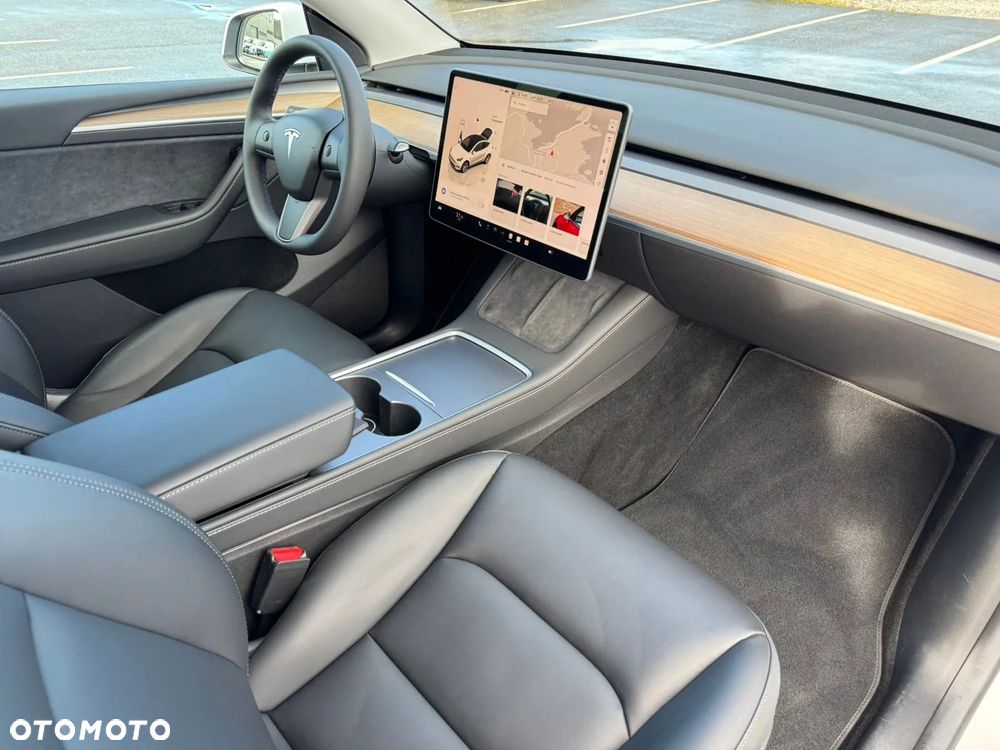 Tesla Y Model Long Range Dual Motor AWD - 11
