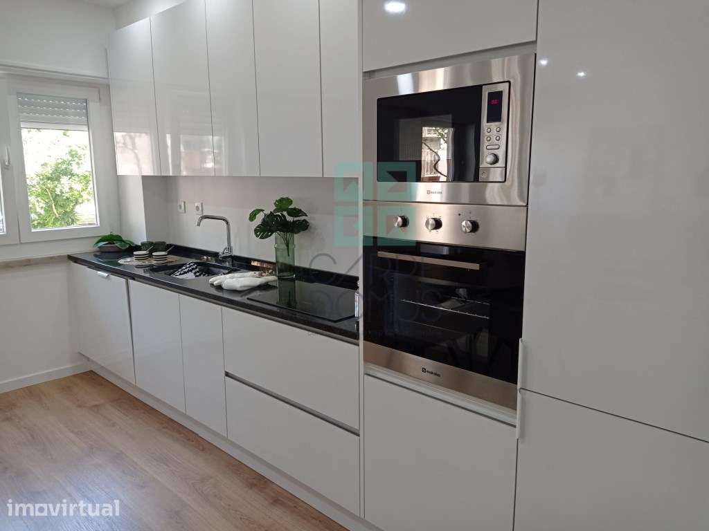 Apartamento T3 - totalmente remodelado, em Benfica - Grande imagem: 4/27
