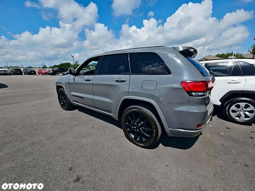 Jeep Grand Cherokee - 4