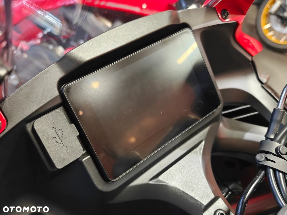 QJMOTOR SRK 125R - 14