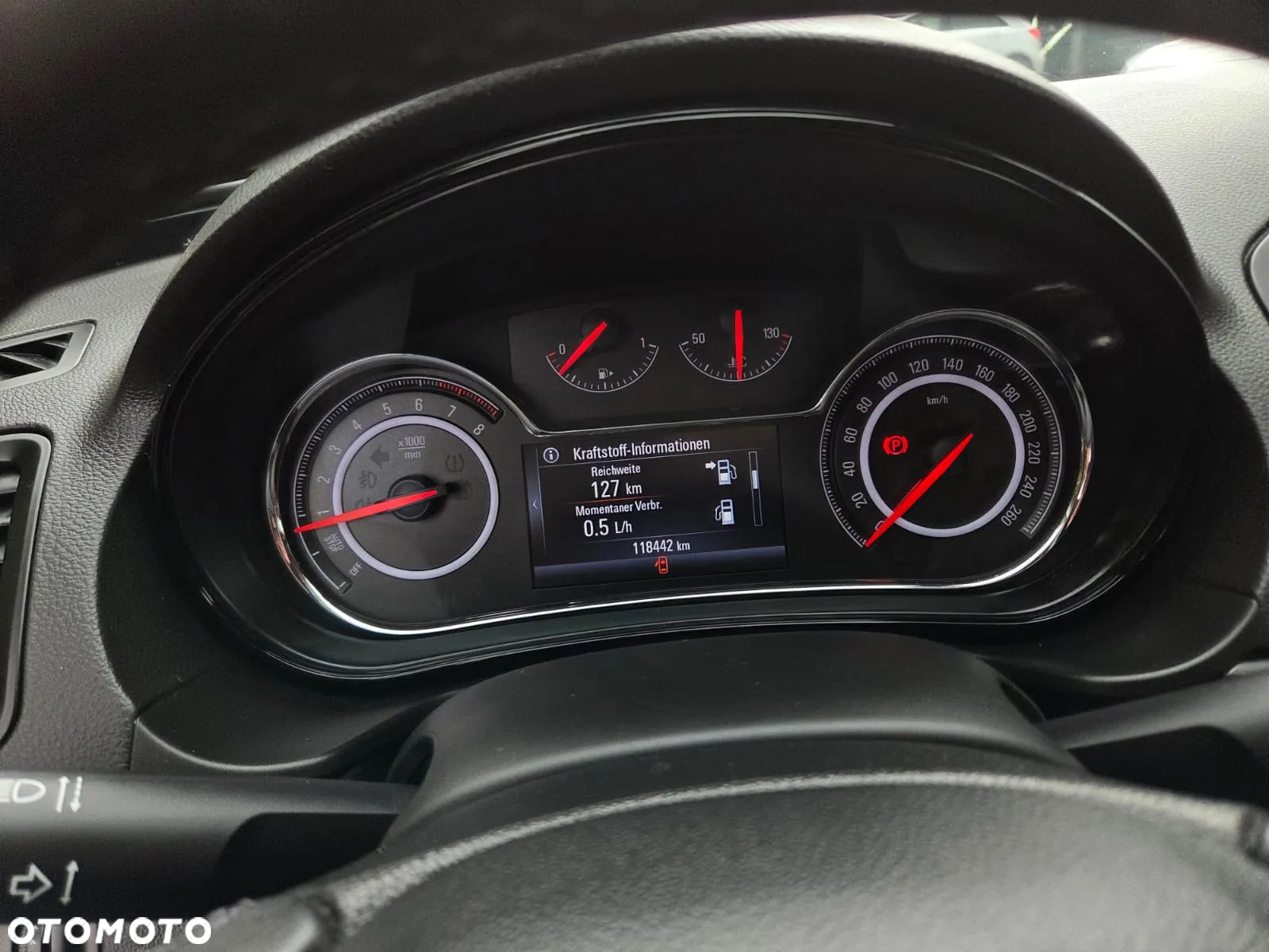 Opel Insignia - 22