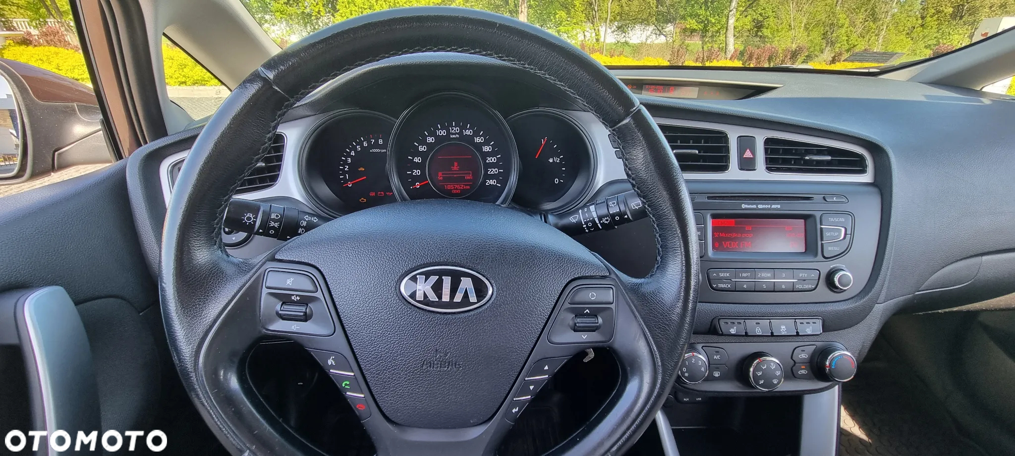 Kia Ceed - 10
