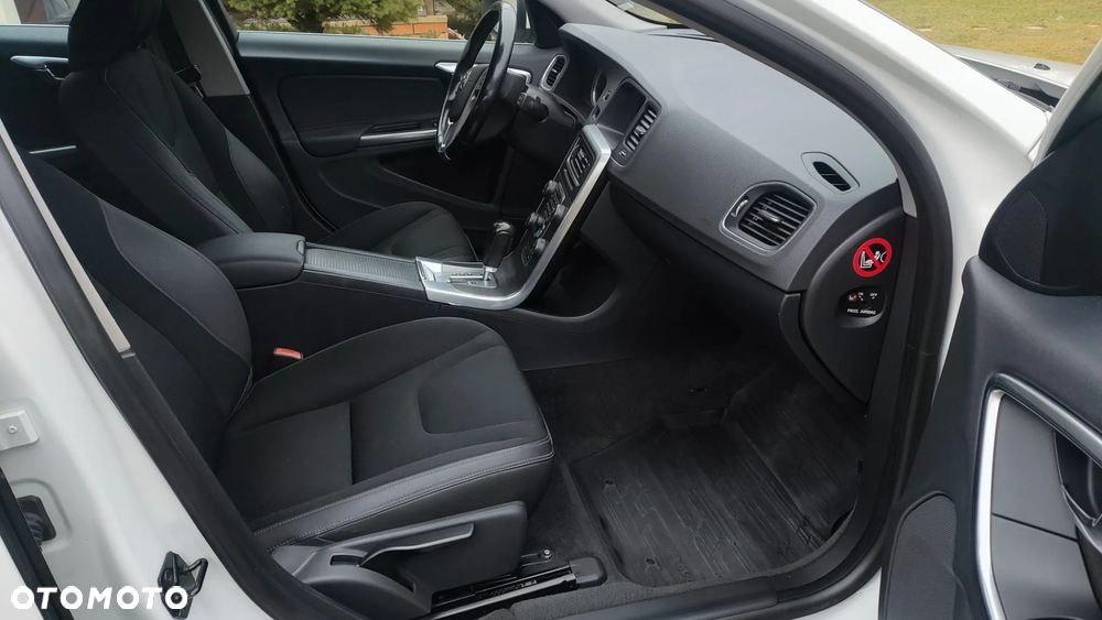 Volvo V60 D5 AWD Geartronic Momentum - 14