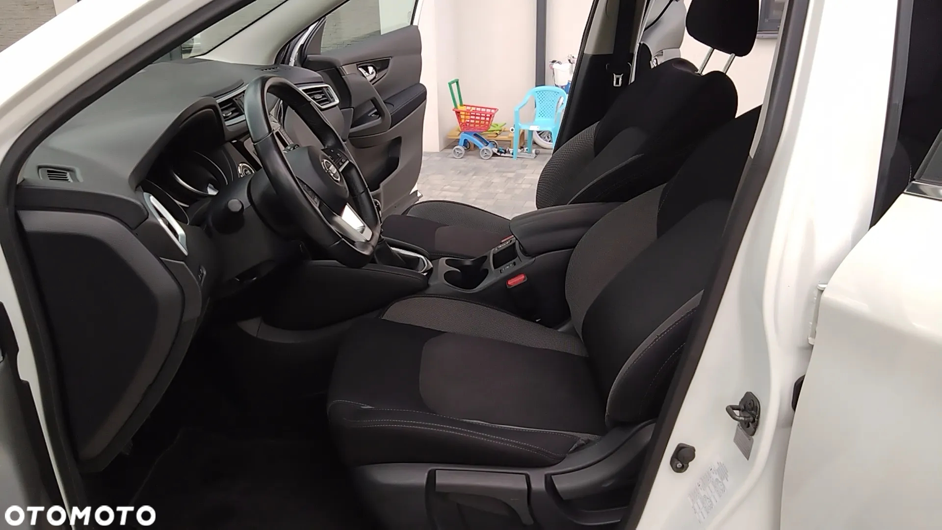 Nissan Qashqai 1.5 dCi TEKNA+ - 10