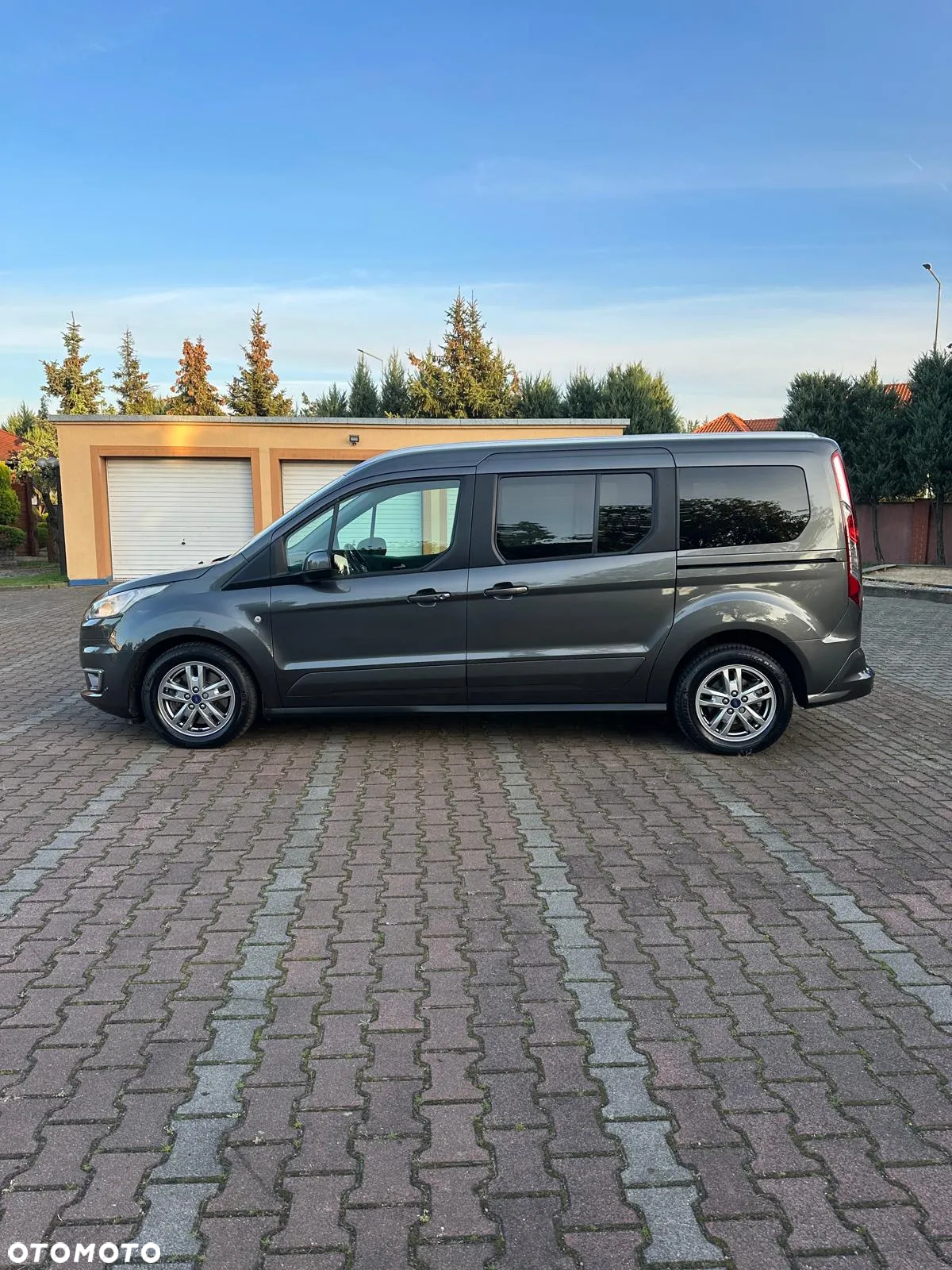 Ford Tourneo Connect Gr 1.5 EcoBlue Titanium - 2
