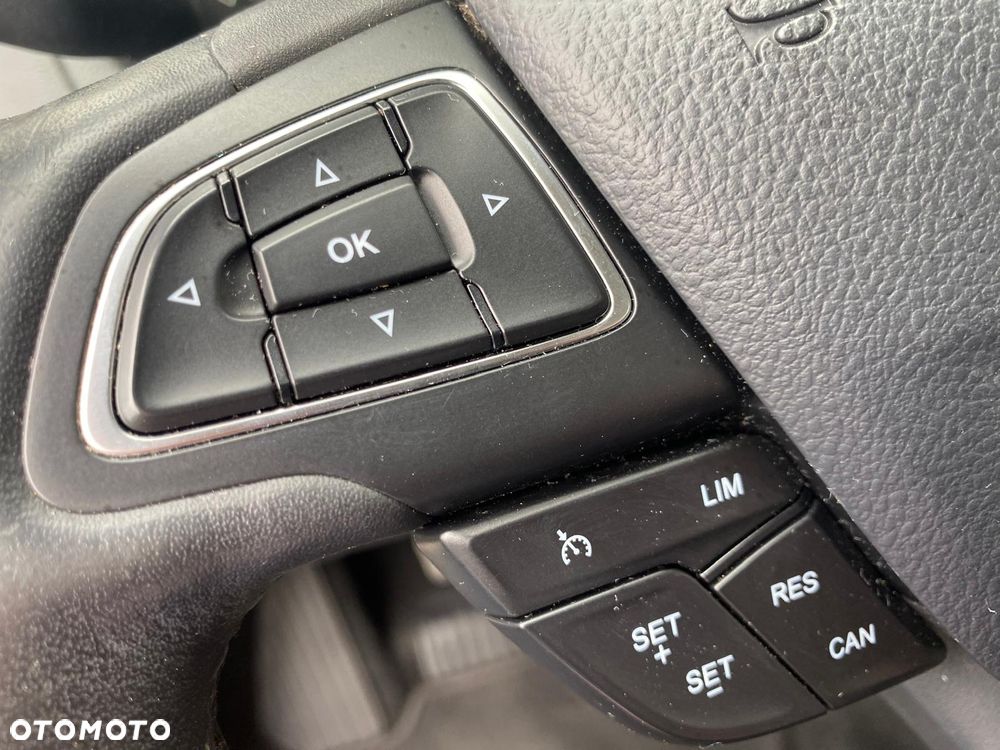 Ford Focus 1.0 EcoBoost Titanium - 32