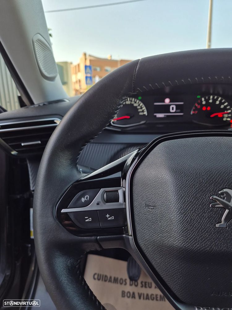 Peugeot 2008 1.2 PureTech Allure Pack - 25