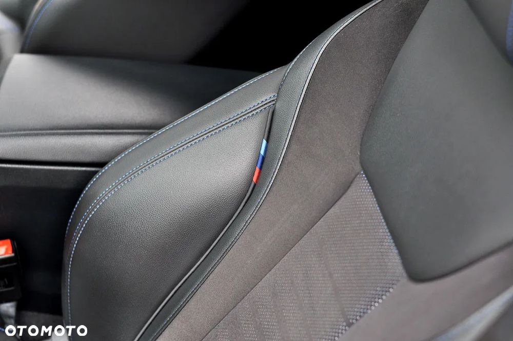 BMW Seria 3 330e Touring M Sport - 30