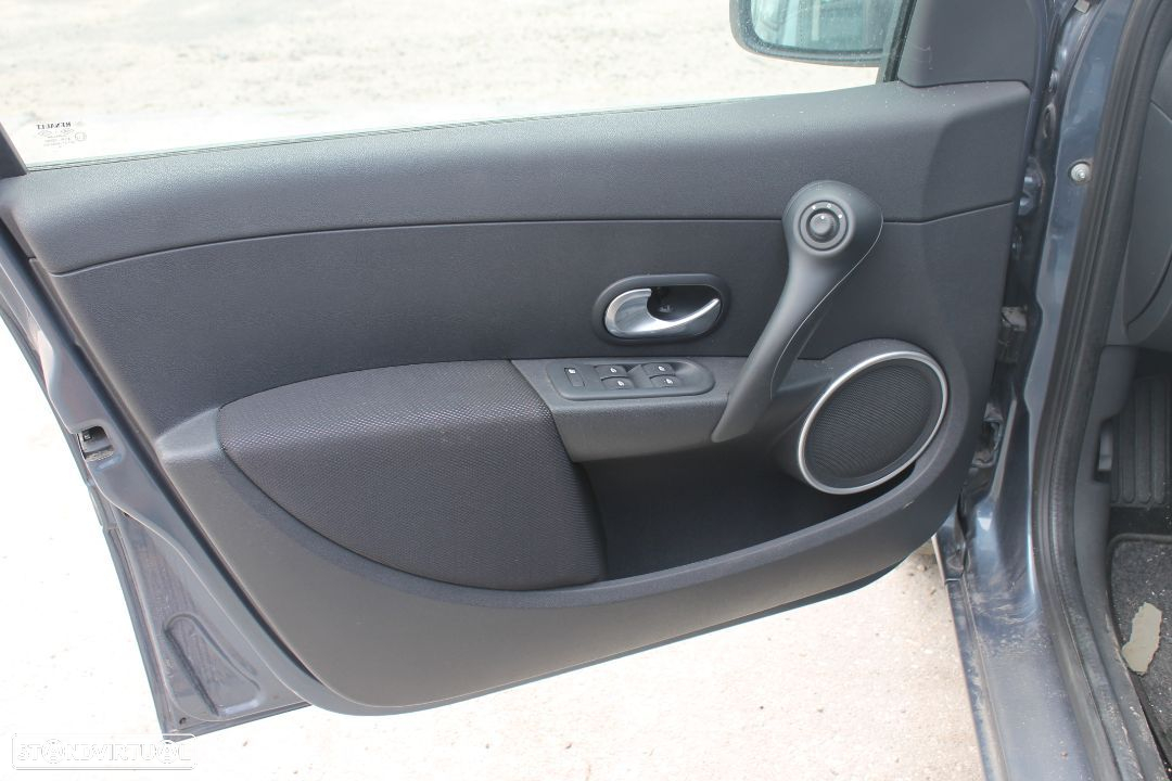 Renault Clio de 2006 - 8