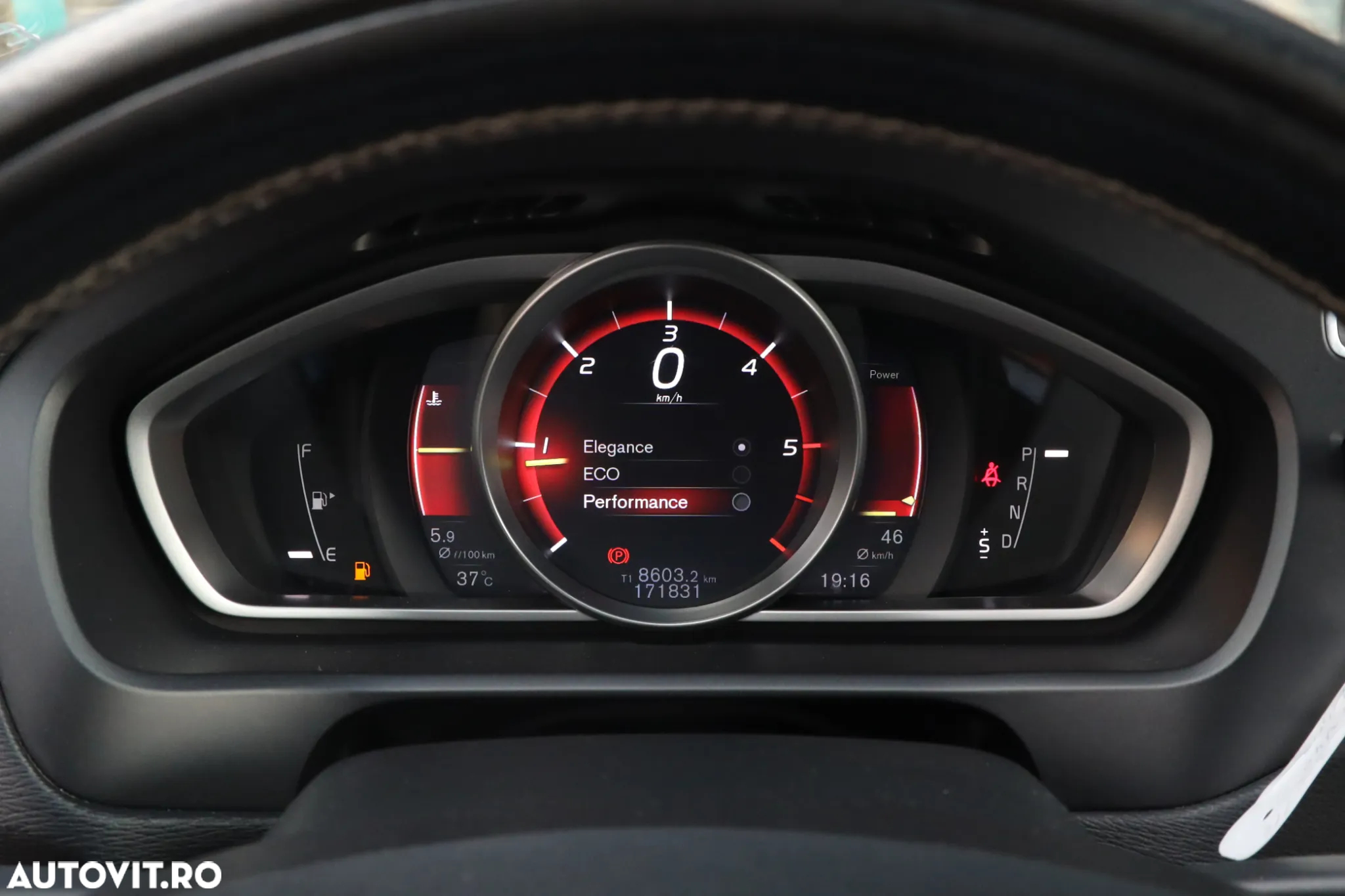 Volvo V40 D3 Geartronic RDesign - 15