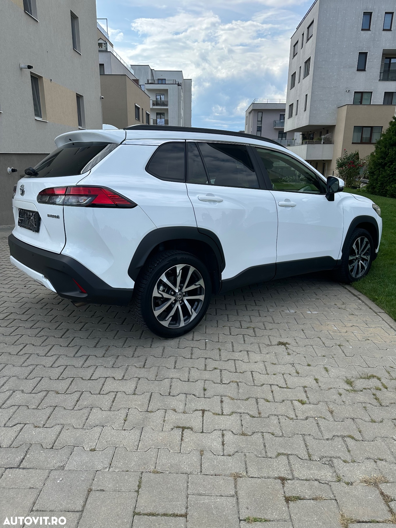 Toyota Corolla Cross Hybrid 2.0 VVT-i Lounge - 8