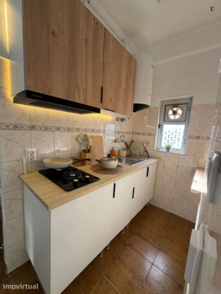Quarto - localizado em Setubal - Grande imagem: 4/11