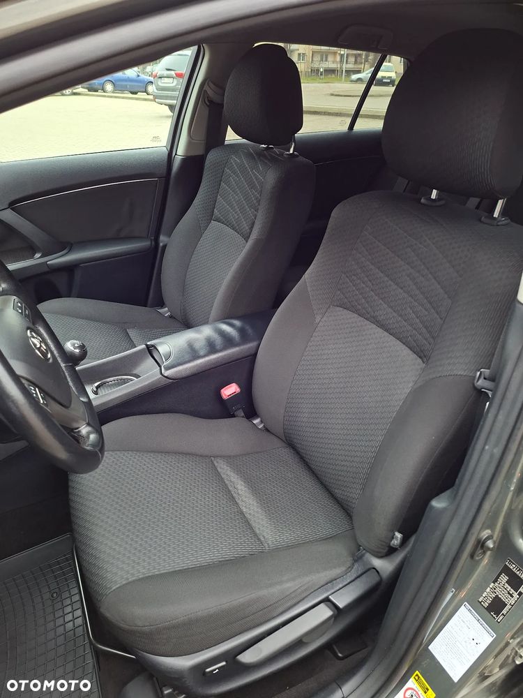 Toyota Avensis 2.0 Sol plus NAVI - 11