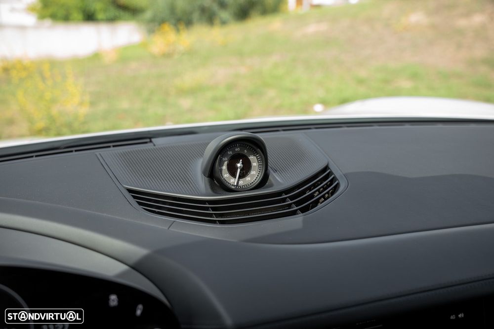 Porsche Taycan Bateria Performance Plus - 28
