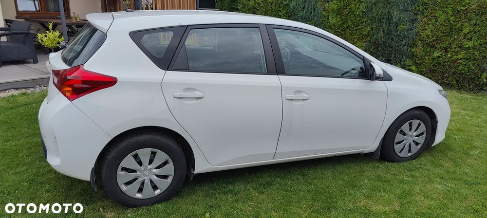 Toyota Auris 1.4 D-4D Active - 5