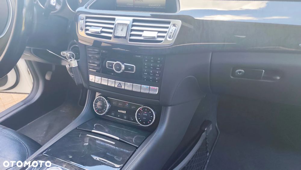 Mercedes-Benz CLS 350 CDI 4-Matic BlueEff - 35