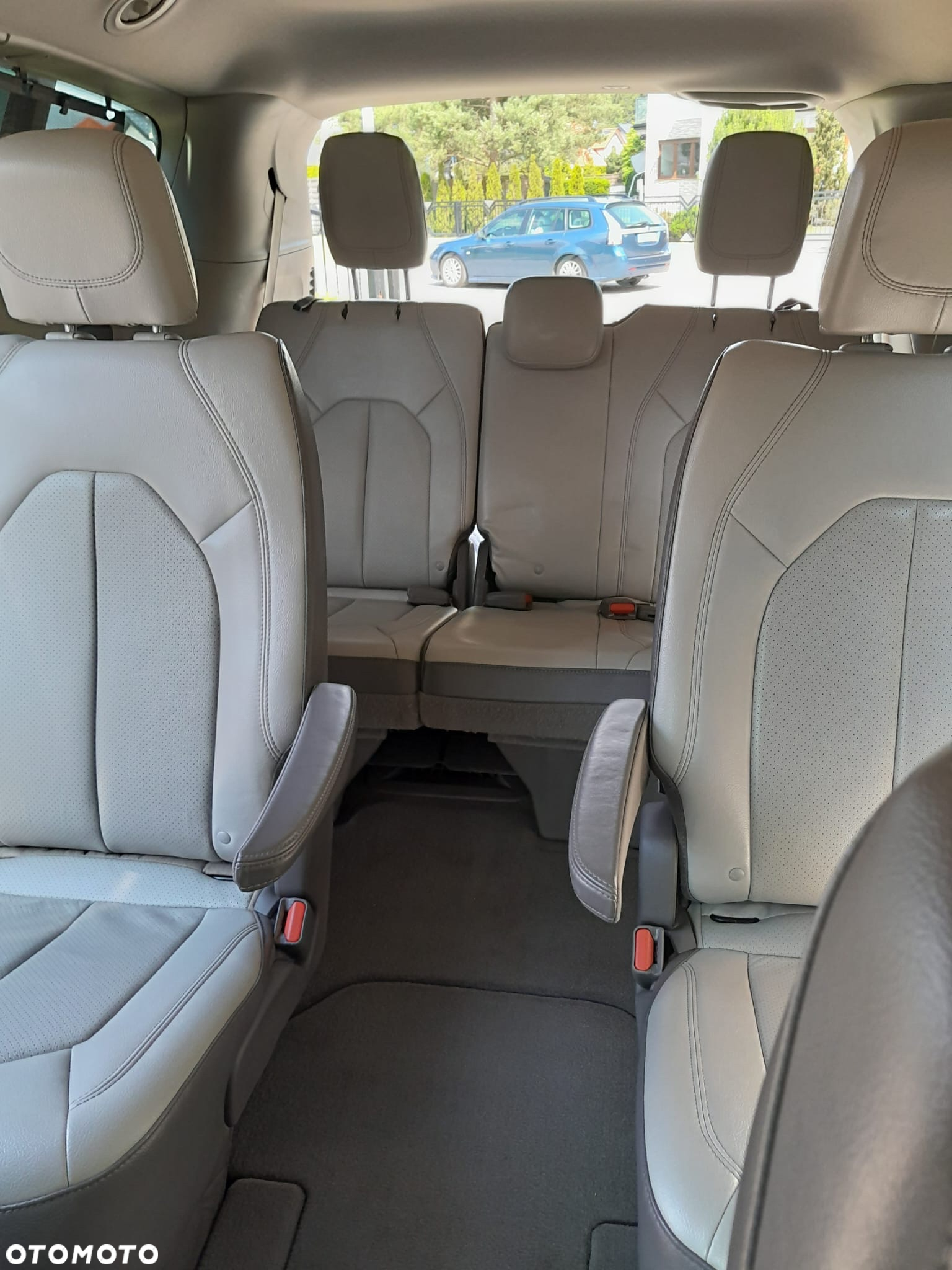 Chrysler Pacifica - 11