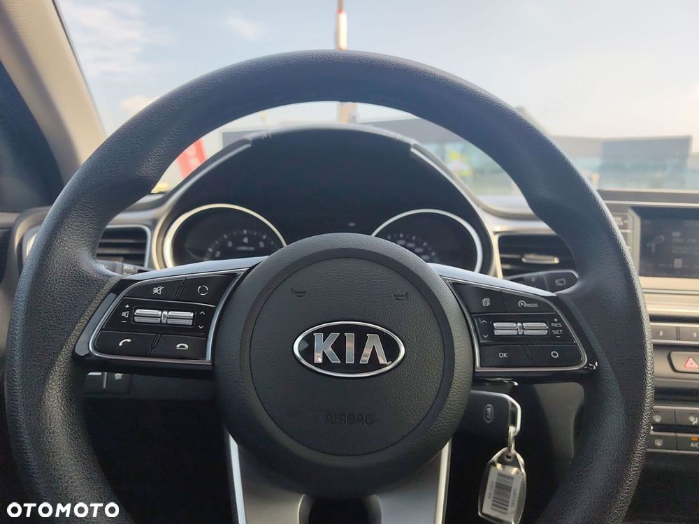 Kia Ceed - 23